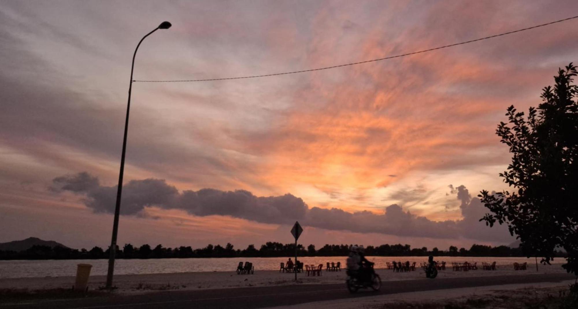 La Plage De Kampot By Lee & Hap Guest House Exterior photo