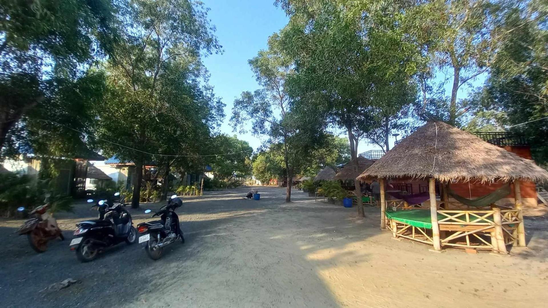 La Plage De Kampot By Lee & Hap Guest House Exterior photo