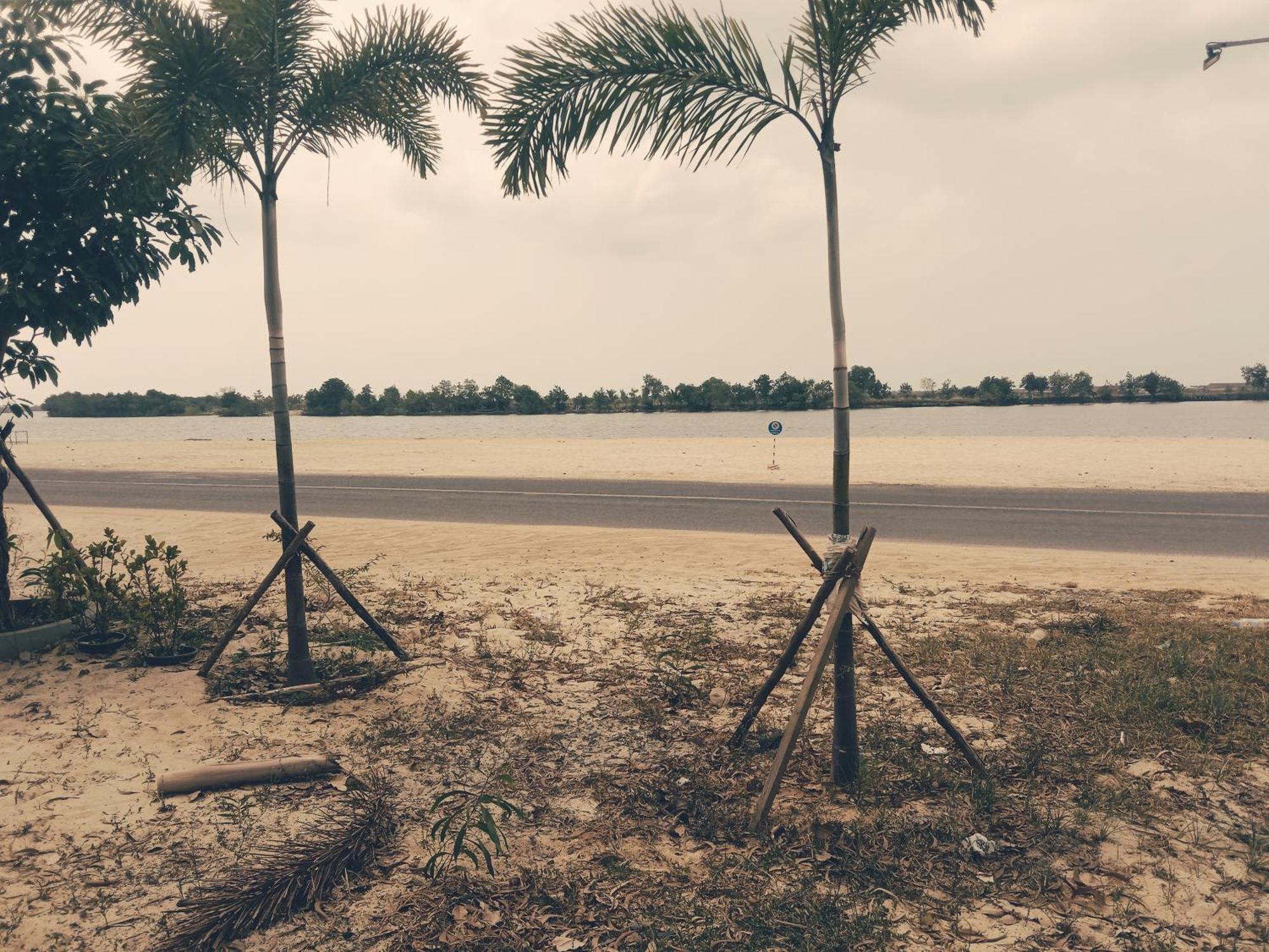 La Plage De Kampot By Lee & Hap Guest House Exterior photo