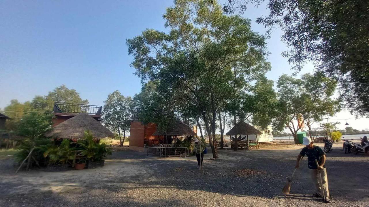 La Plage De Kampot By Lee & Hap Guest House Exterior photo