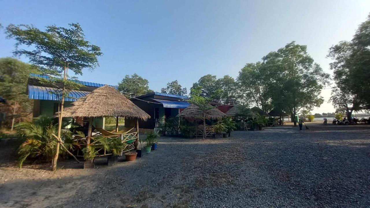 La Plage De Kampot By Lee & Hap Guest House Exterior photo