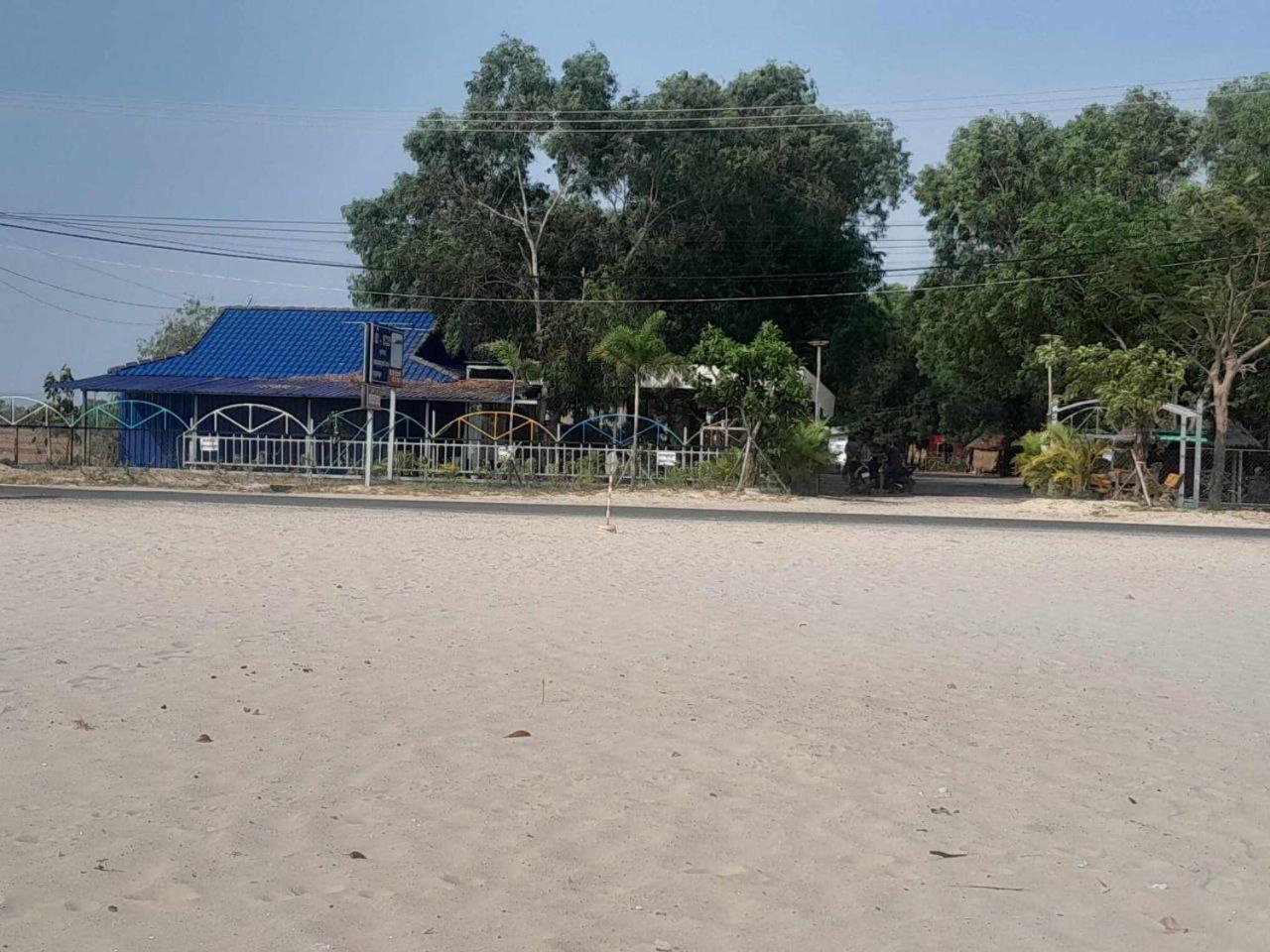 La Plage De Kampot By Lee & Hap Guest House Exterior photo